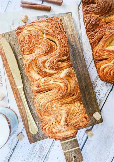 Processus de tourage brioche feuilletée cannelle